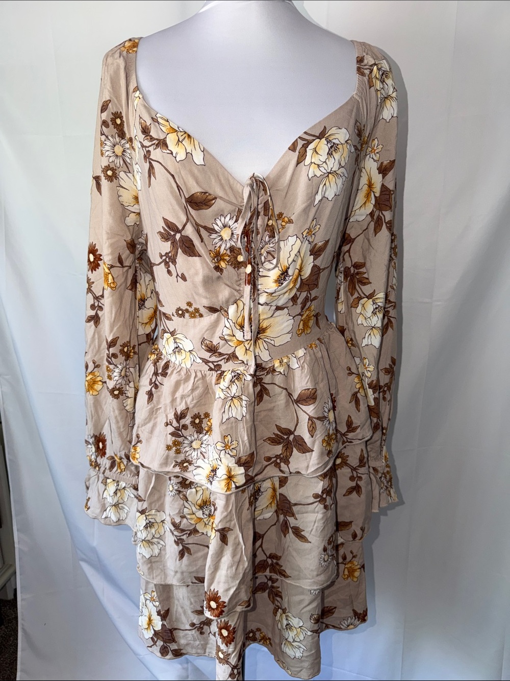 🛍️Forever 21+ Taupe and Floral dress